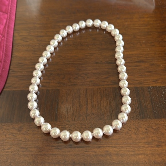 Vintage Faux Pearl Necklace - Picture 2 of 3